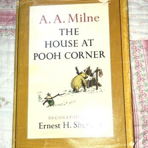 THE HOUSE AT POOH CORNER, A. A. MILNE, -1976- children’s classic book- good shap